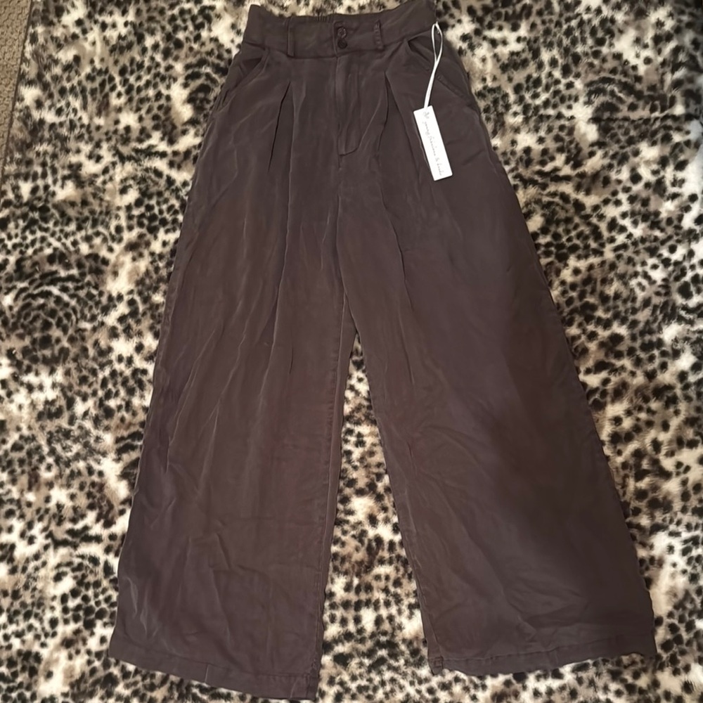 Chic Wide-Leg Trousers in Rich Brown